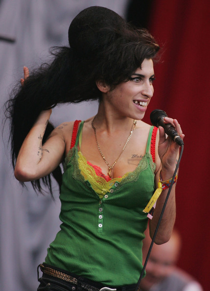amywinehouseglastonburyfestival2007daym4itfnvqrqfl