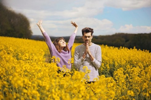 Oh-Wonder-new-colour-field-c-Caroline-International-2015-864x576