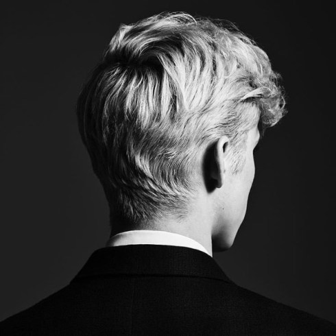 Troye-Sivan-Bloom-1535461313-640x640