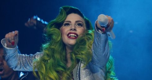 lady-gaga-jingle-bell-ball-2013-live-4-1386554052-large-article-0